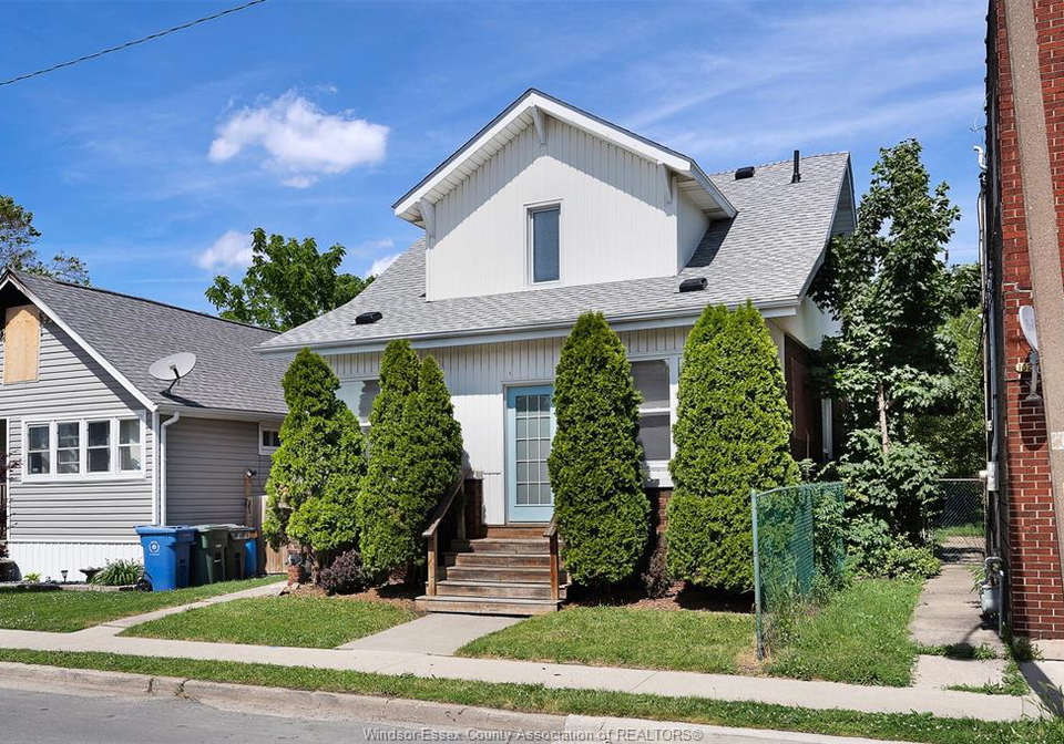 1620-drouillard-windsor-ontario-26022124