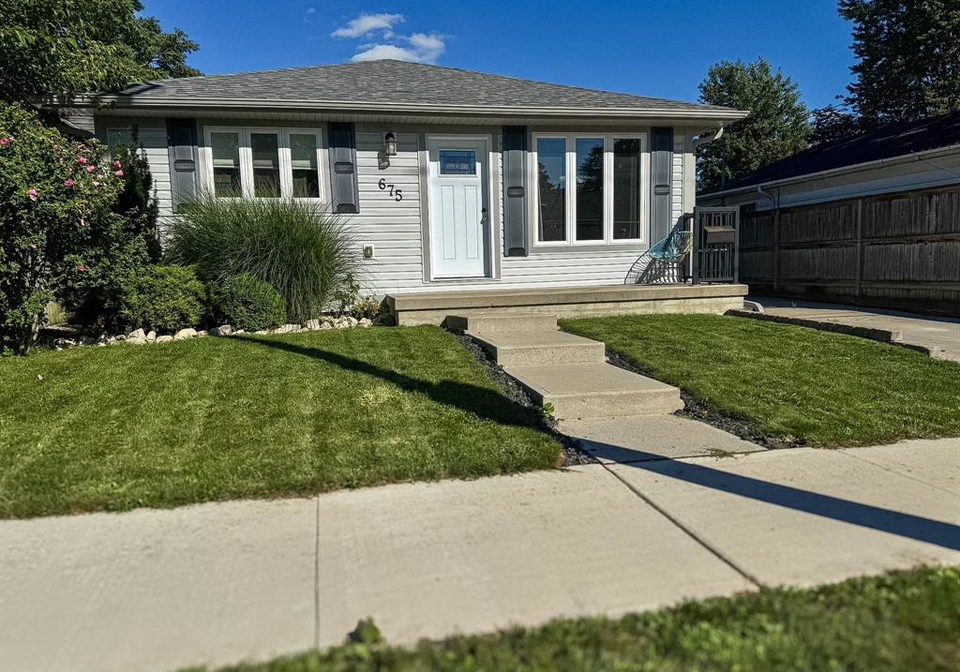 675-albert-street-wallaceburg-ontario-26022133