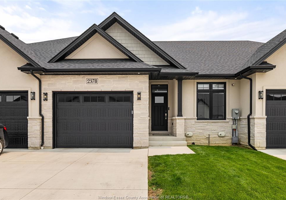 2578-barkley-windsor-ontario-26022137