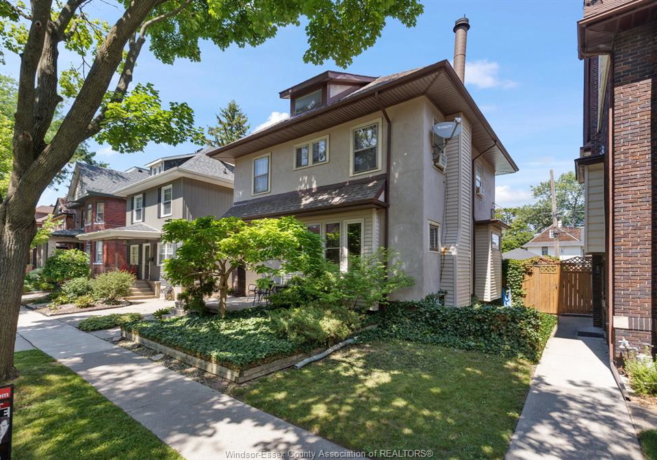 858-chilver-windsor-ontario-26022147