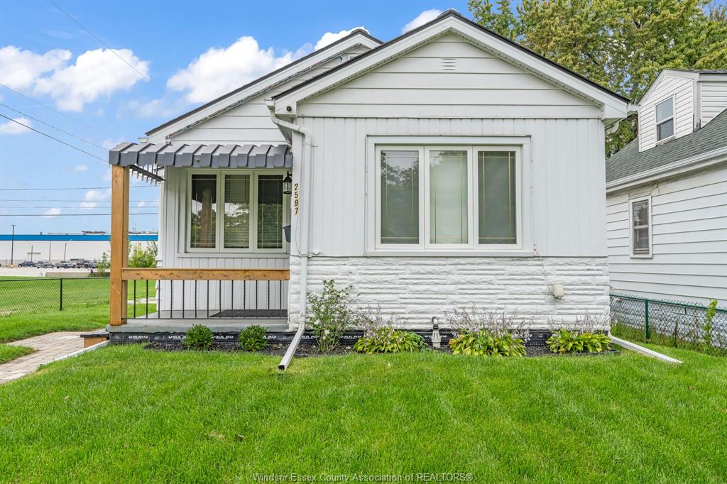2597-alexis-road-windsor-ontario-26022153