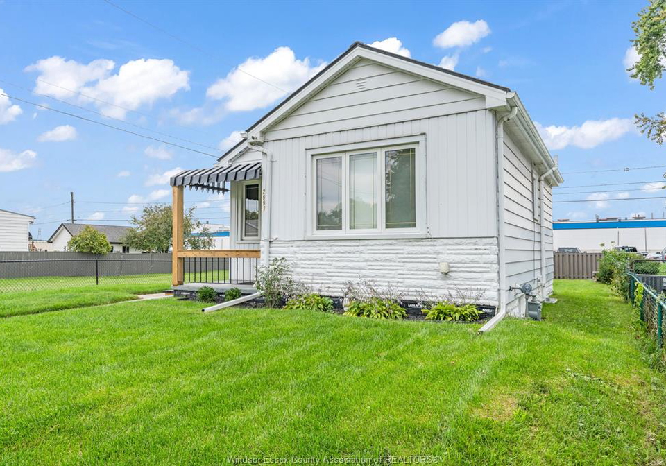 2597-alexis-road-windsor-ontario-26022153