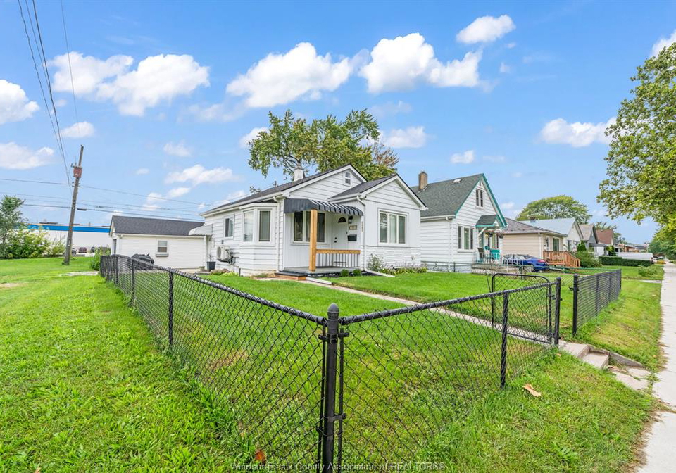 2597-alexis-road-windsor-ontario-26022153