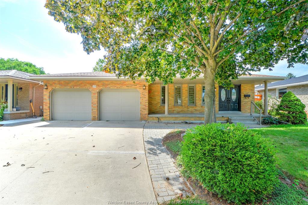 259-woodridge-tecumseh-ontario-26022159