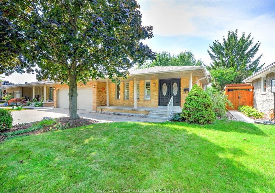 259-woodridge-tecumseh-ontario-26022159