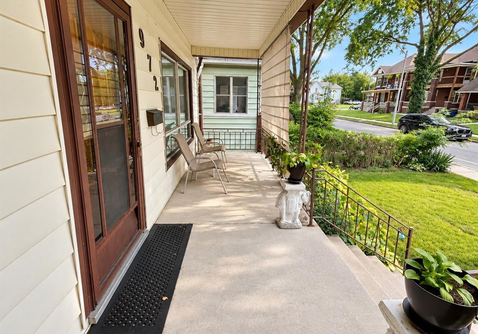 972-bruce-windsor-ontario-26022160