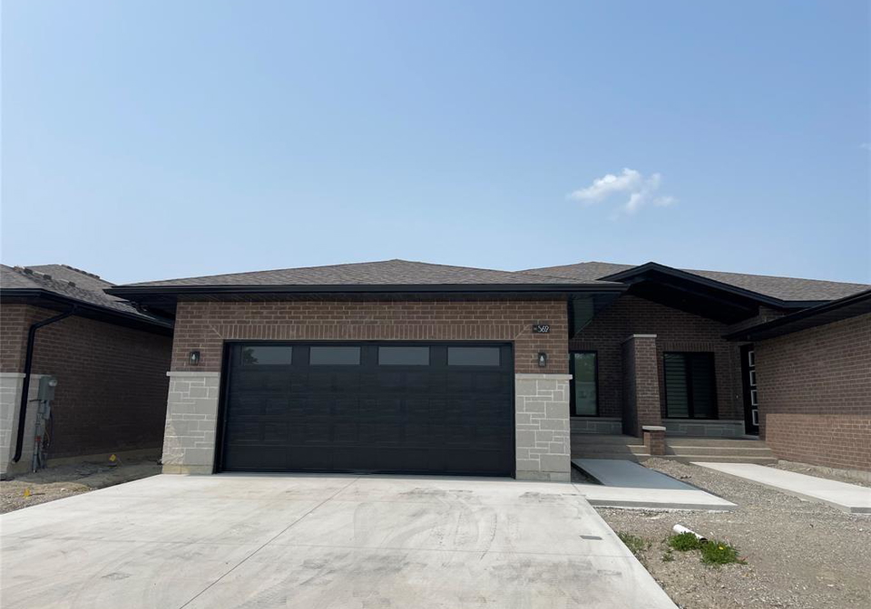 596-lily-mac-windsor-ontario-26022167