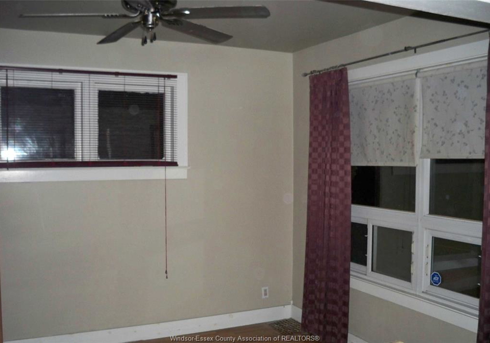 427-gladstone-avenue-windsor-ontario-26022197
