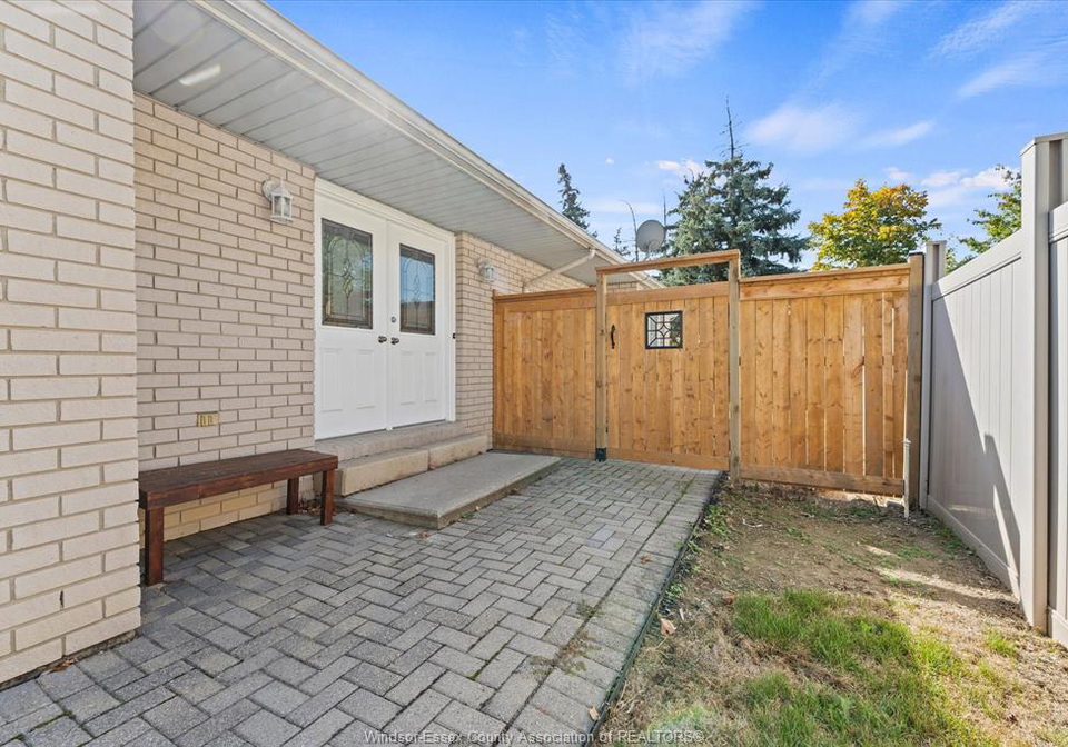 1467-guildwood-crescent-lasalle-ontario-26022202