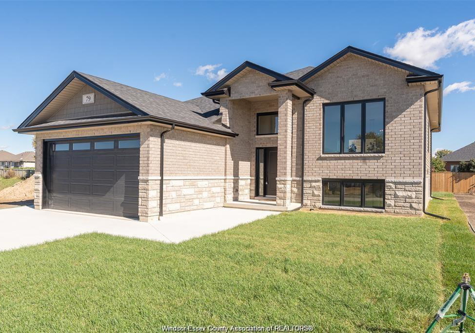 51-fenceline-drive-chatham-ontario-26022237