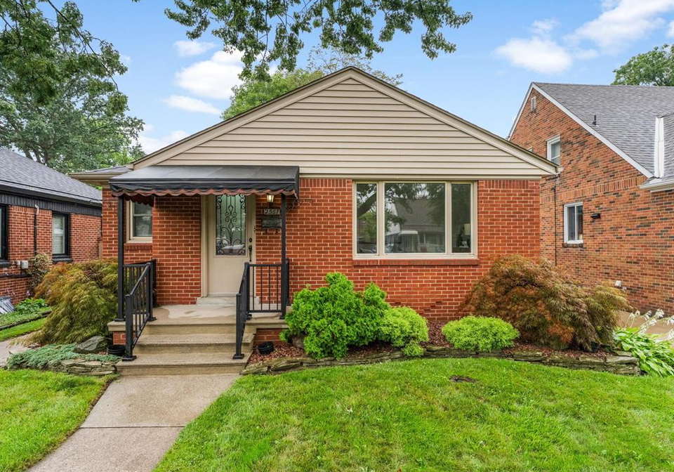 2567-windermere-windsor-ontario-26022239