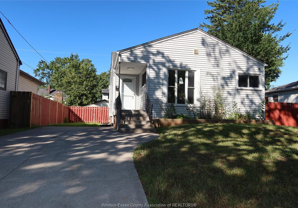 1839-westcott-road-windsor-ontario-26022244