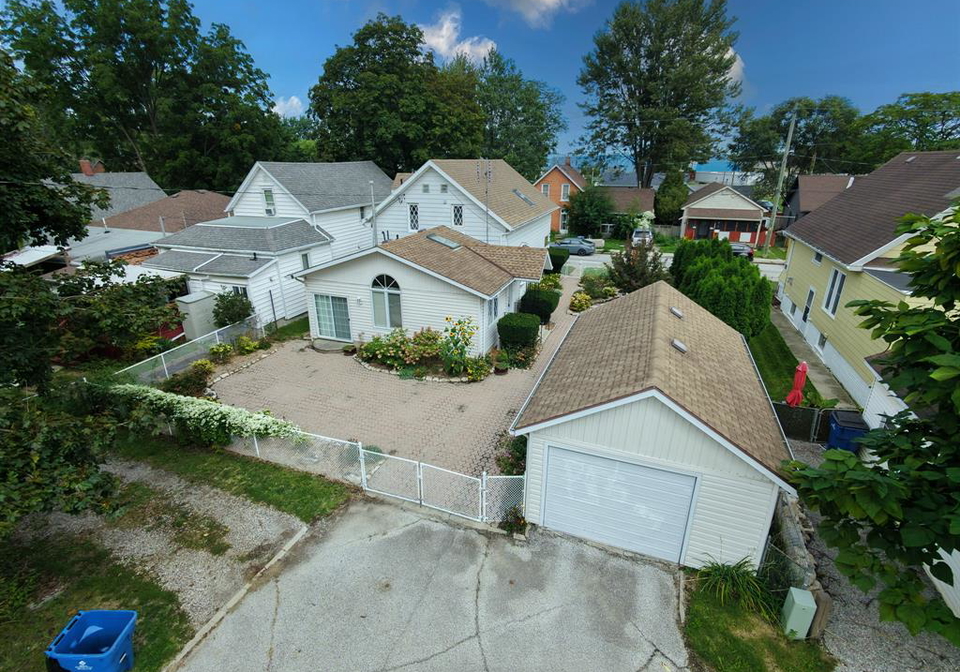 210-adelaide-street-south-chatham-ontario-26022250