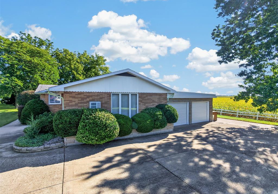 107-indian-creek-road-east-chatham-ontario-26022251