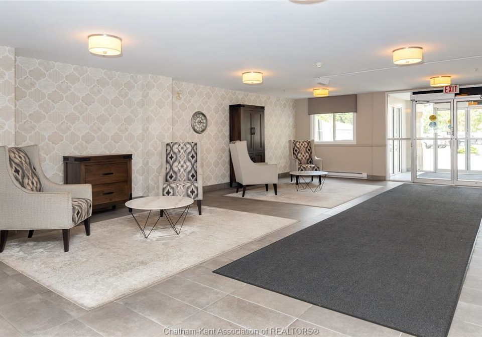1547-grand-marais-road-west-windsor-ontario-26022275