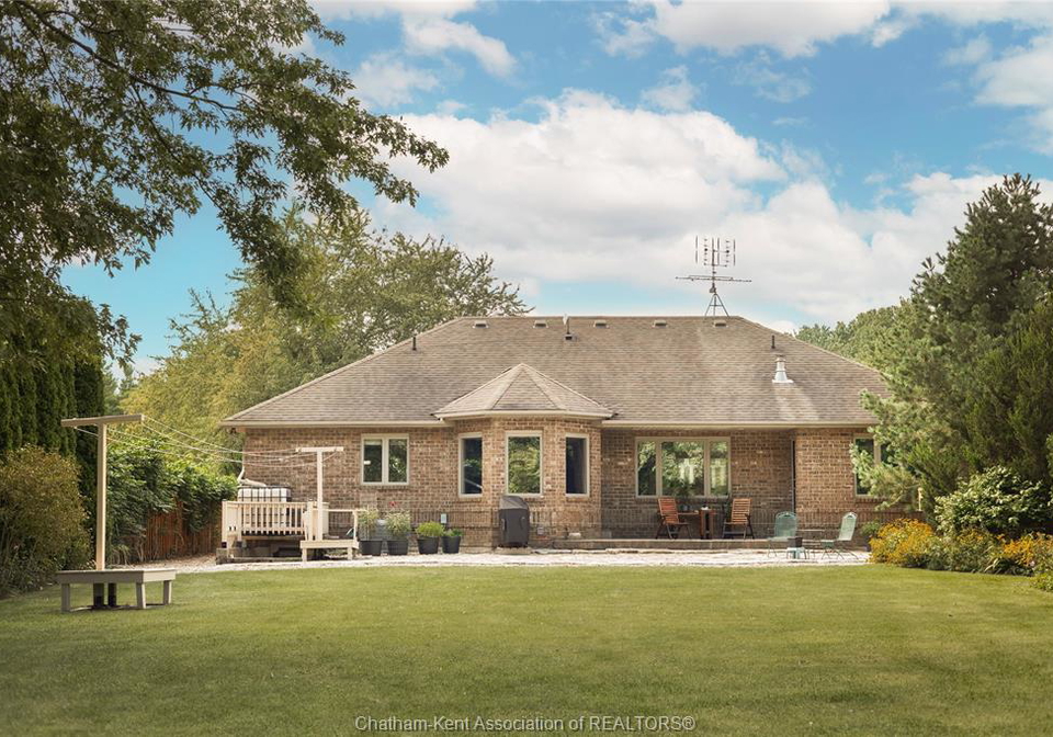 2958-county-road-20-harrow-ontario-26022276