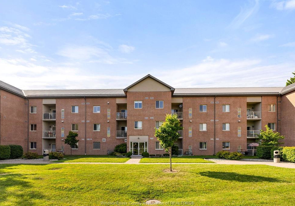 4500-ypres-avenue-windsor-ontario-26022280