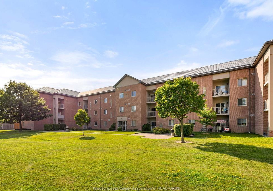 4500-ypres-avenue-windsor-ontario-26022280