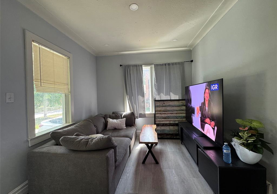 1723-randolph-avenue-windsor-ontario-26022285
