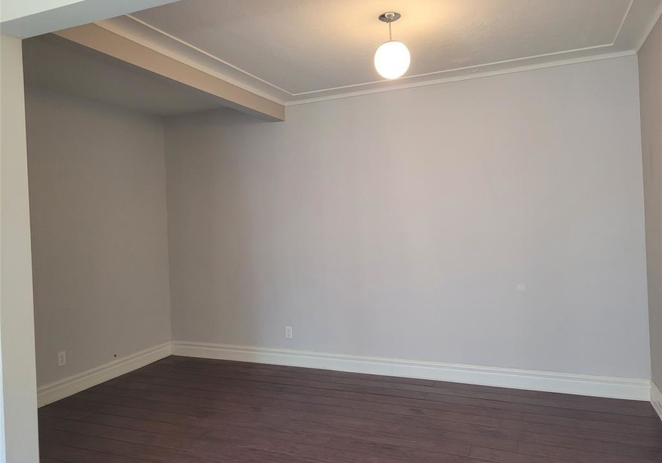 1723-randolph-avenue-windsor-ontario-26022285
