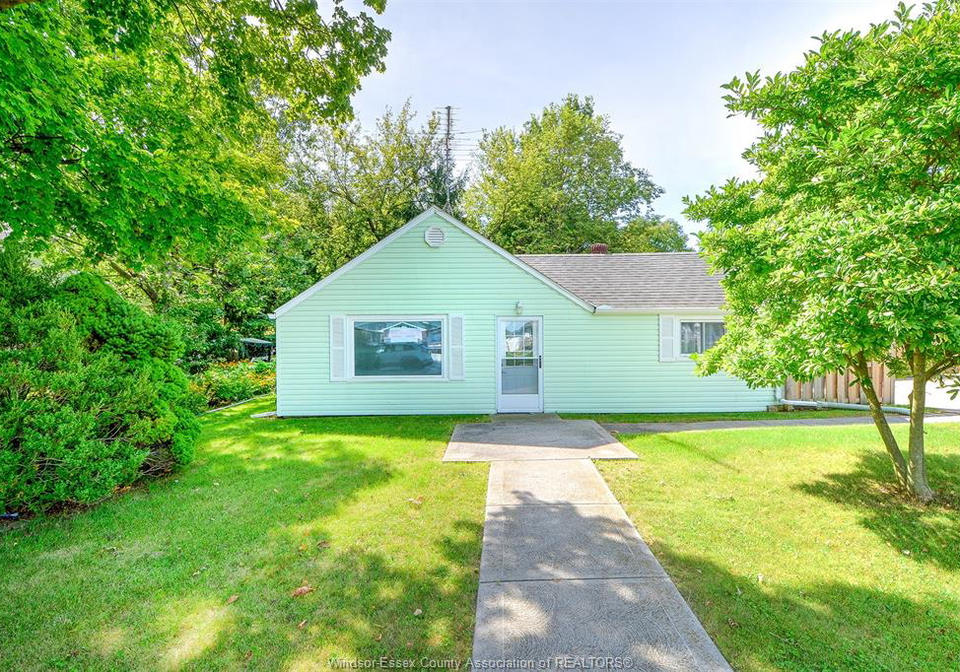 233-centre-street-east-harrow-ontario-26022293