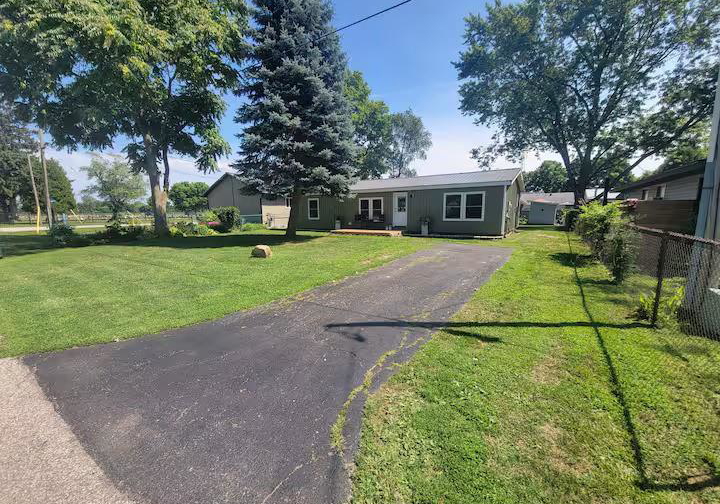 25-draper-colchester-ontario-26022297