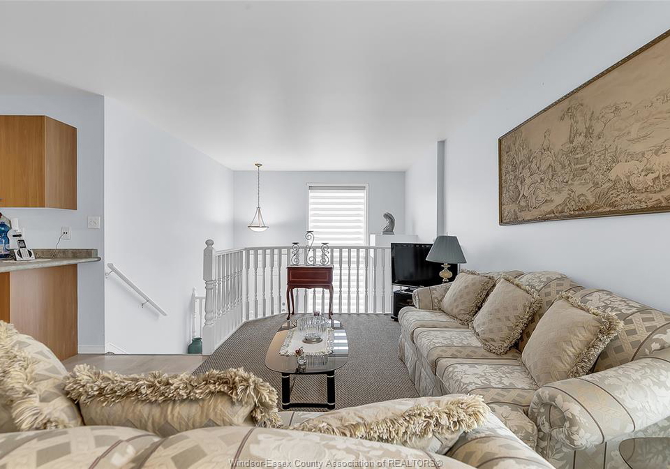 496-merrill-avenue-lasalle-ontario-26022298