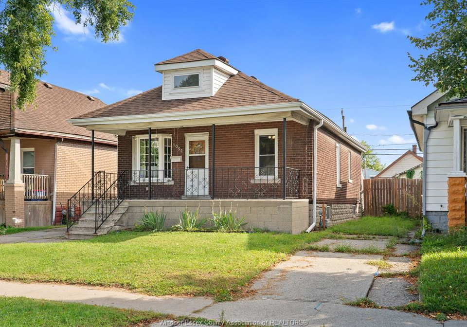 1052-felix-avenue-windsor-ontario-26022300