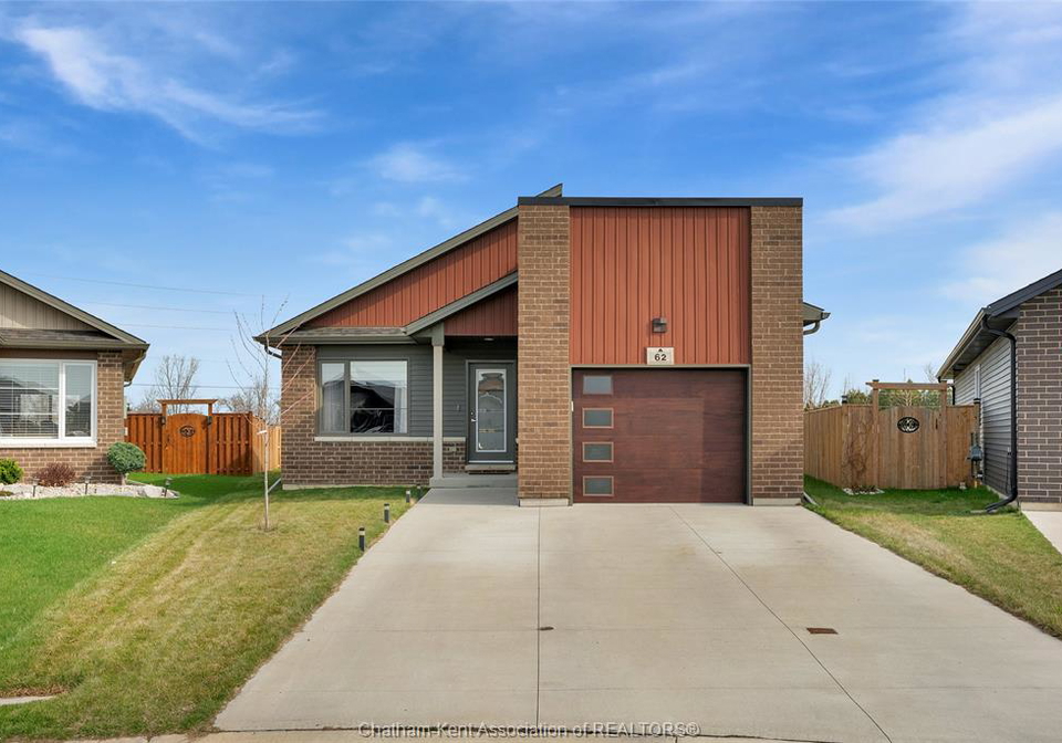 62-moonstone-crescent-chatham-ontario-26022310