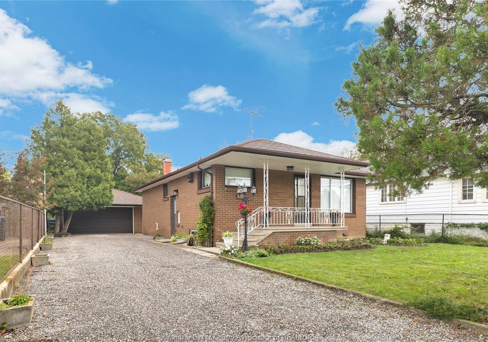 2680-jos-st-louis-windsor-ontario-26022317