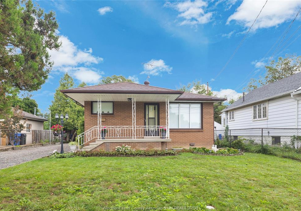 2680-jos-st-louis-windsor-ontario-26022317