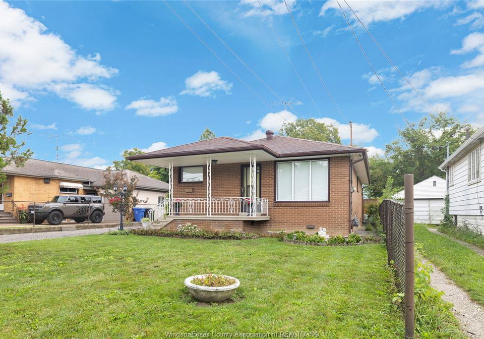 2680-jos-st-louis-windsor-ontario-26022317