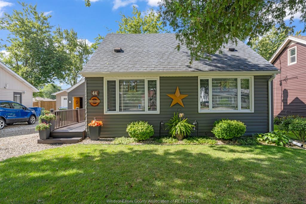 44-hanlan-street-north-essex-ontario-26022337