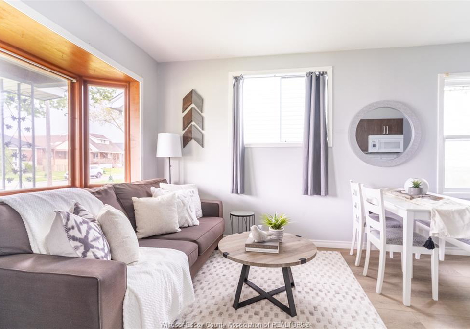1015-oak-windsor-ontario-26022352