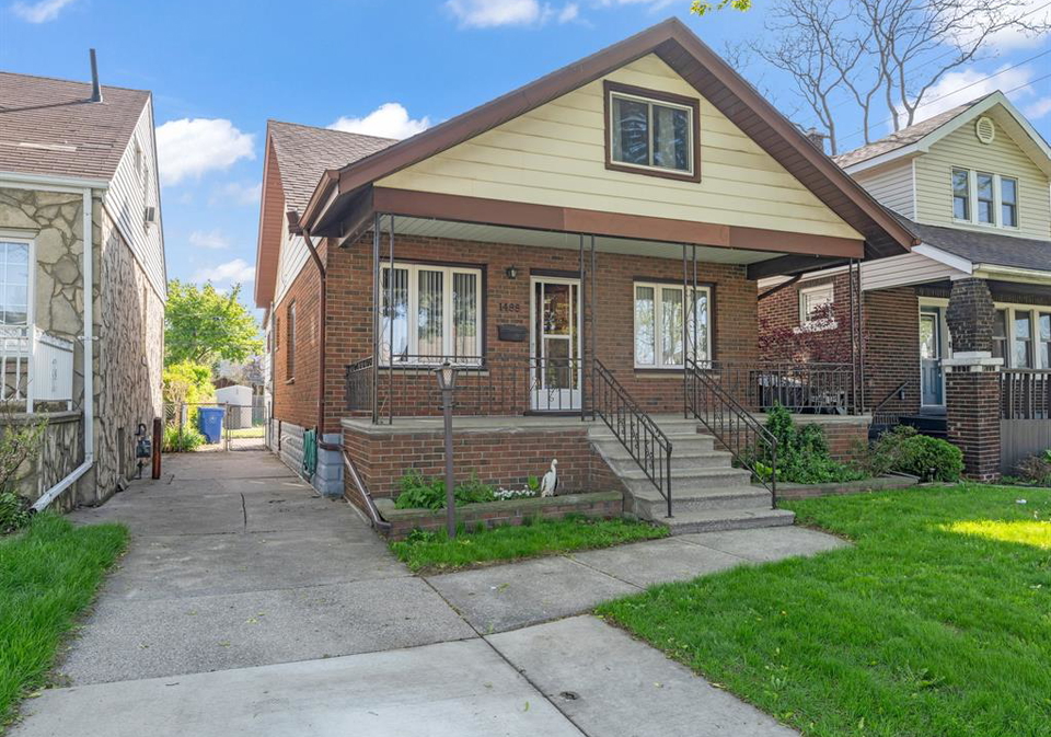 1488-pierre-avenue-windsor-ontario-26022362