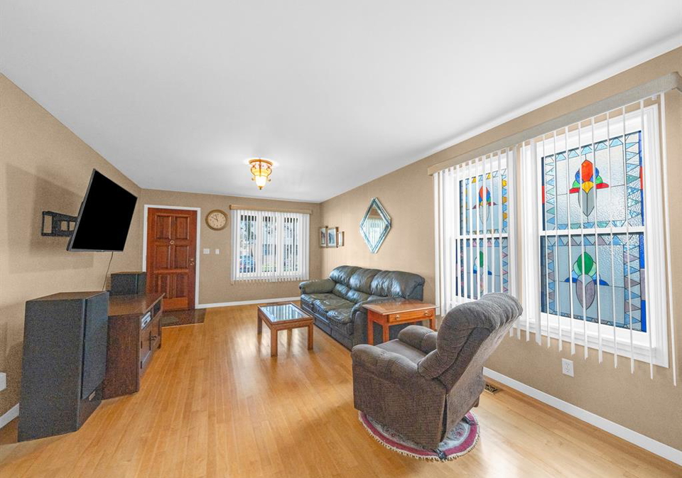 1488-pierre-avenue-windsor-ontario-26022362