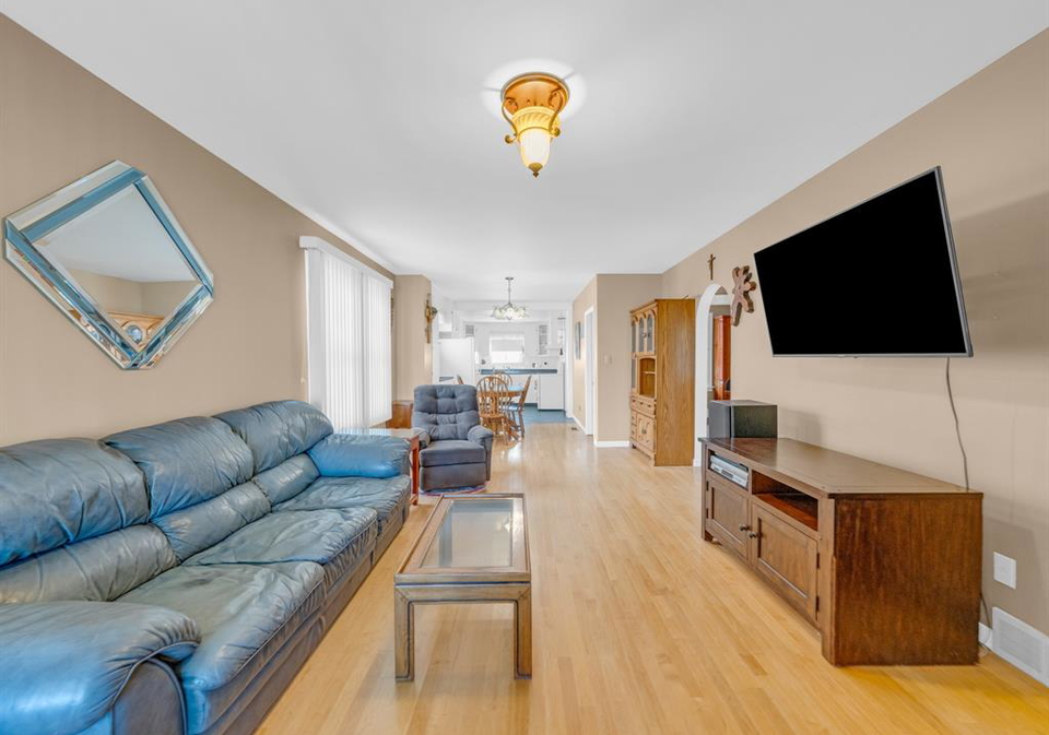1488-pierre-avenue-windsor-ontario-26022362