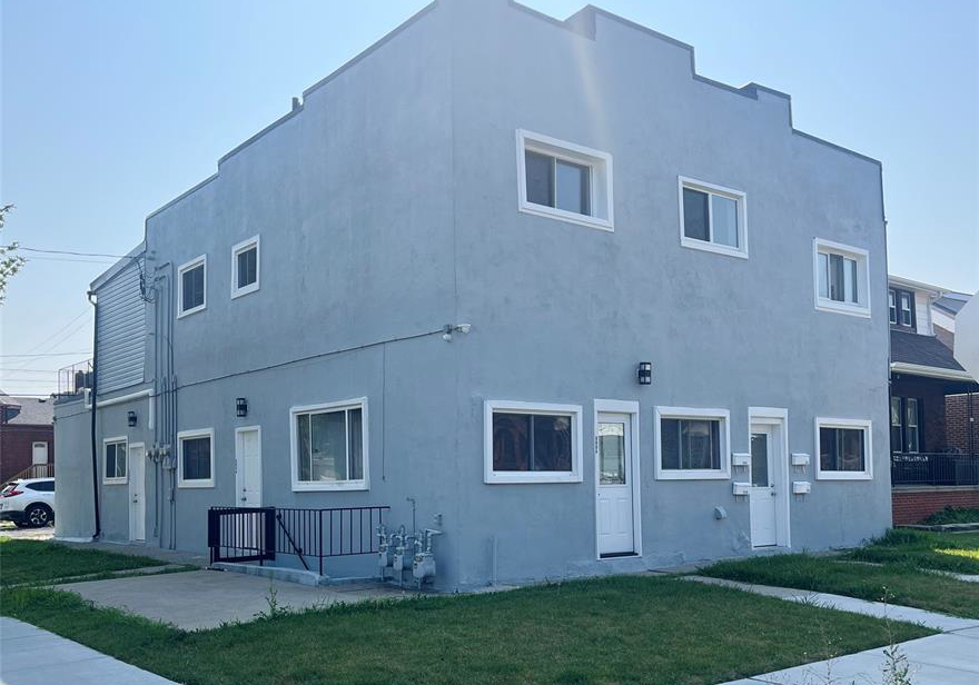 902-elsmere-avenue-windsor-ontario-26022363