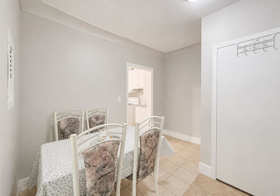 902-elsmere-avenue-windsor-ontario-26022363