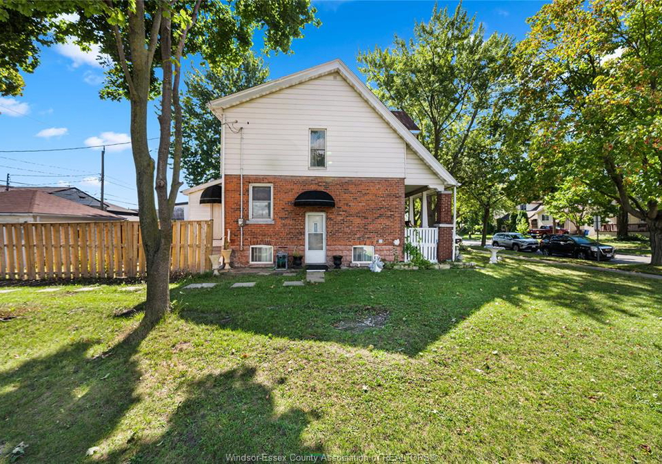 908-oak-street-windsor-ontario-26022368
