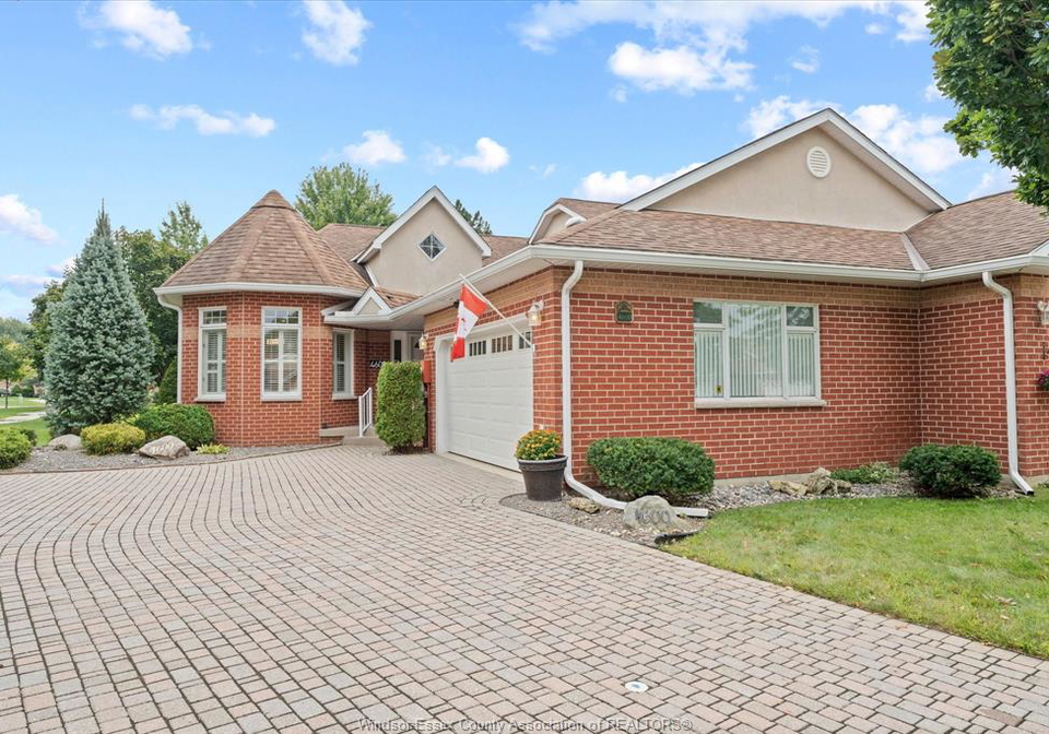 4600-cranston-court-windsor-ontario-26022369