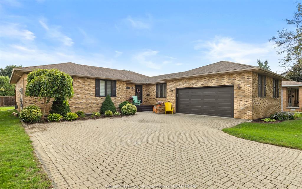 1748-hebert-street-tecumseh-ontario-26022376