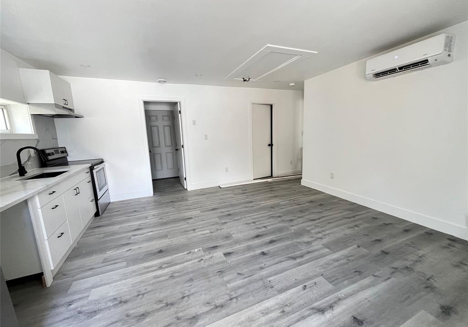 2505-askin-windsor-ontario-26022385
