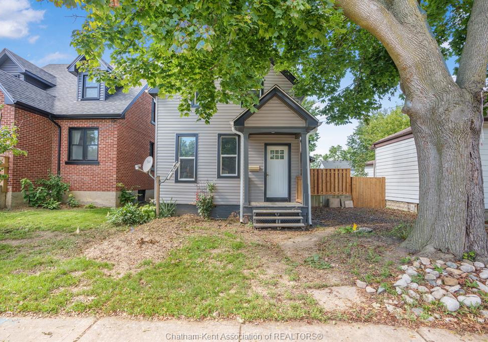 87-gray-street-chatham-ontario-26022395