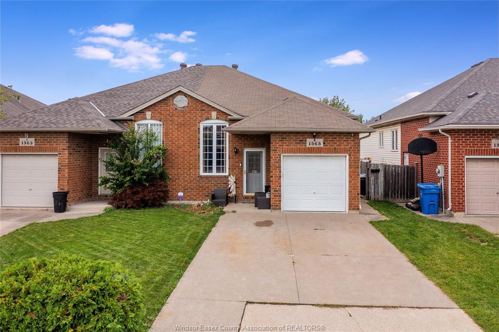 1565-heatherglen-tecumseh-ontario-26022398