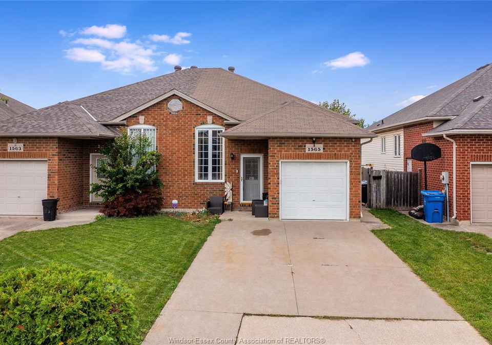 1565-heatherglen-tecumseh-ontario-26022398