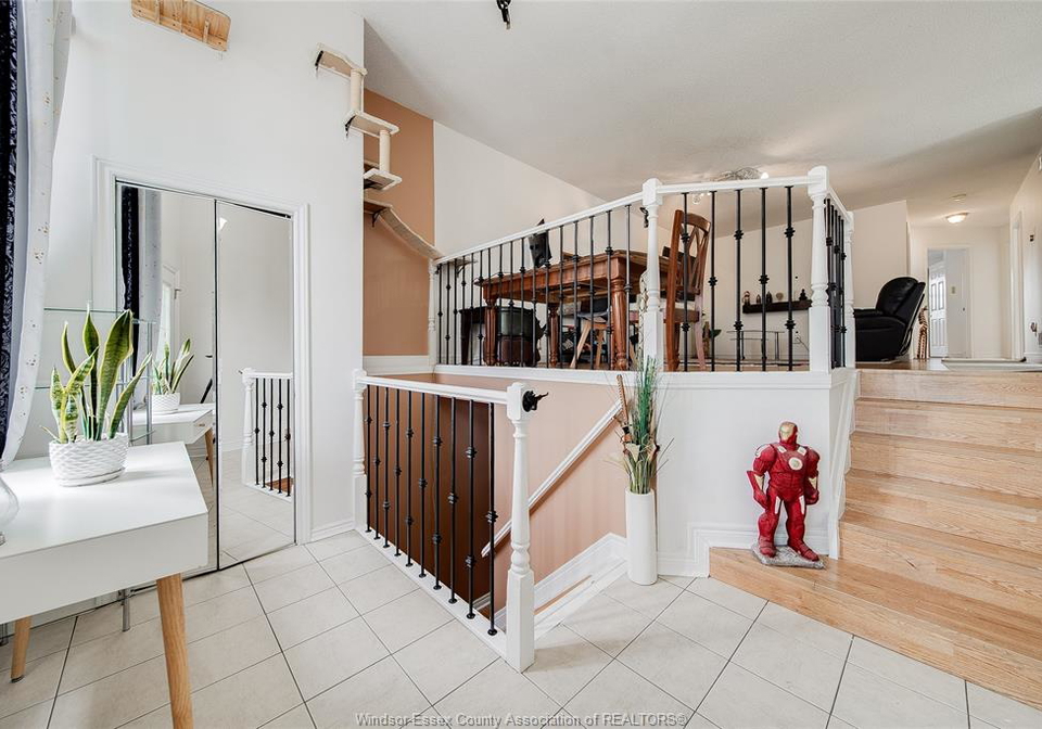1565-heatherglen-tecumseh-ontario-26022398