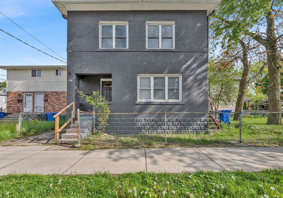 669-park-windsor-ontario-26022435