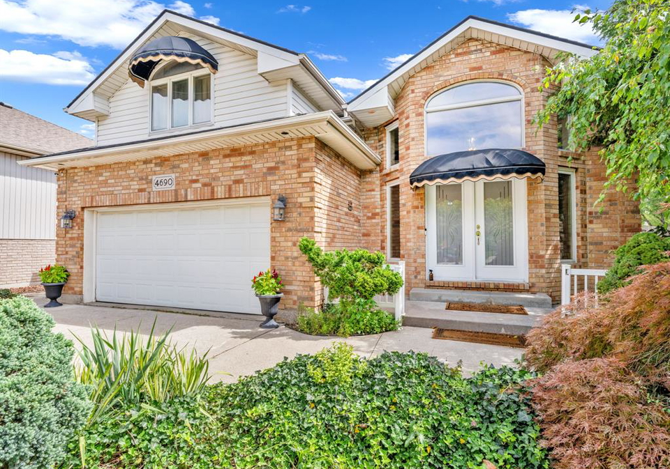 4690-jessica-way-windsor-ontario-26022437