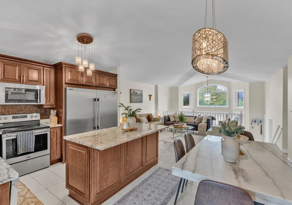 4690-jessica-way-windsor-ontario-26022437
